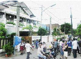 males ngetik: Stop Vandalism! Make Peace, Not War!